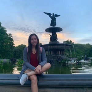 Meet your Posher, Alejandra